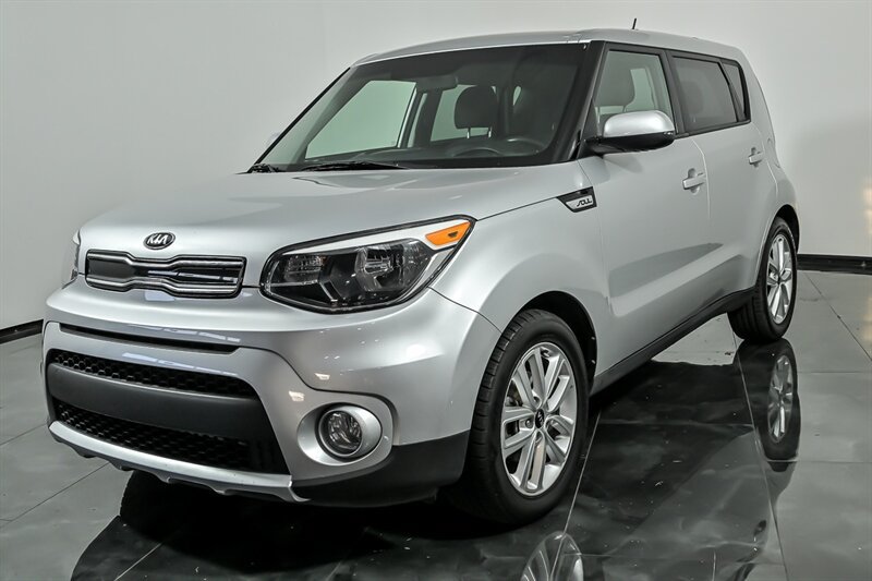 Used 2017 Kia Soul + FWD image 5