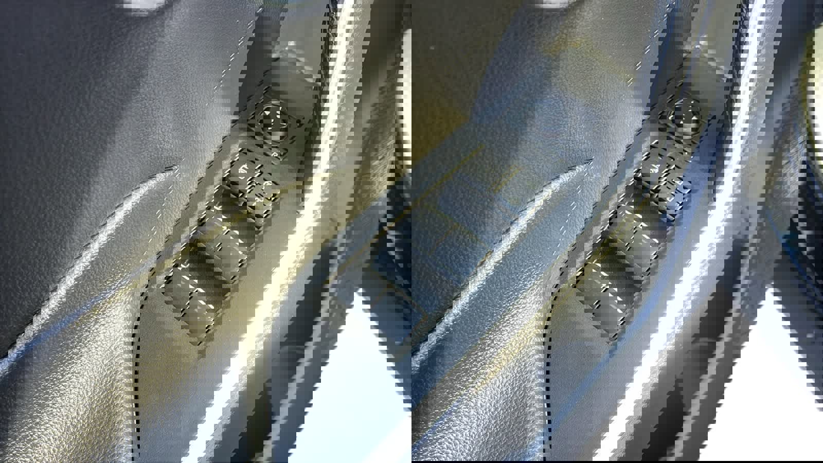 Used 2023 Toyota RAV4 XLE image 24