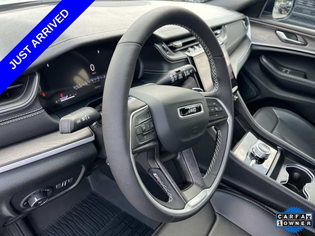 Used 2025 Jeep Grand Cherokee Limited w/ Luxury Tech Group II AWD/4WD image 29