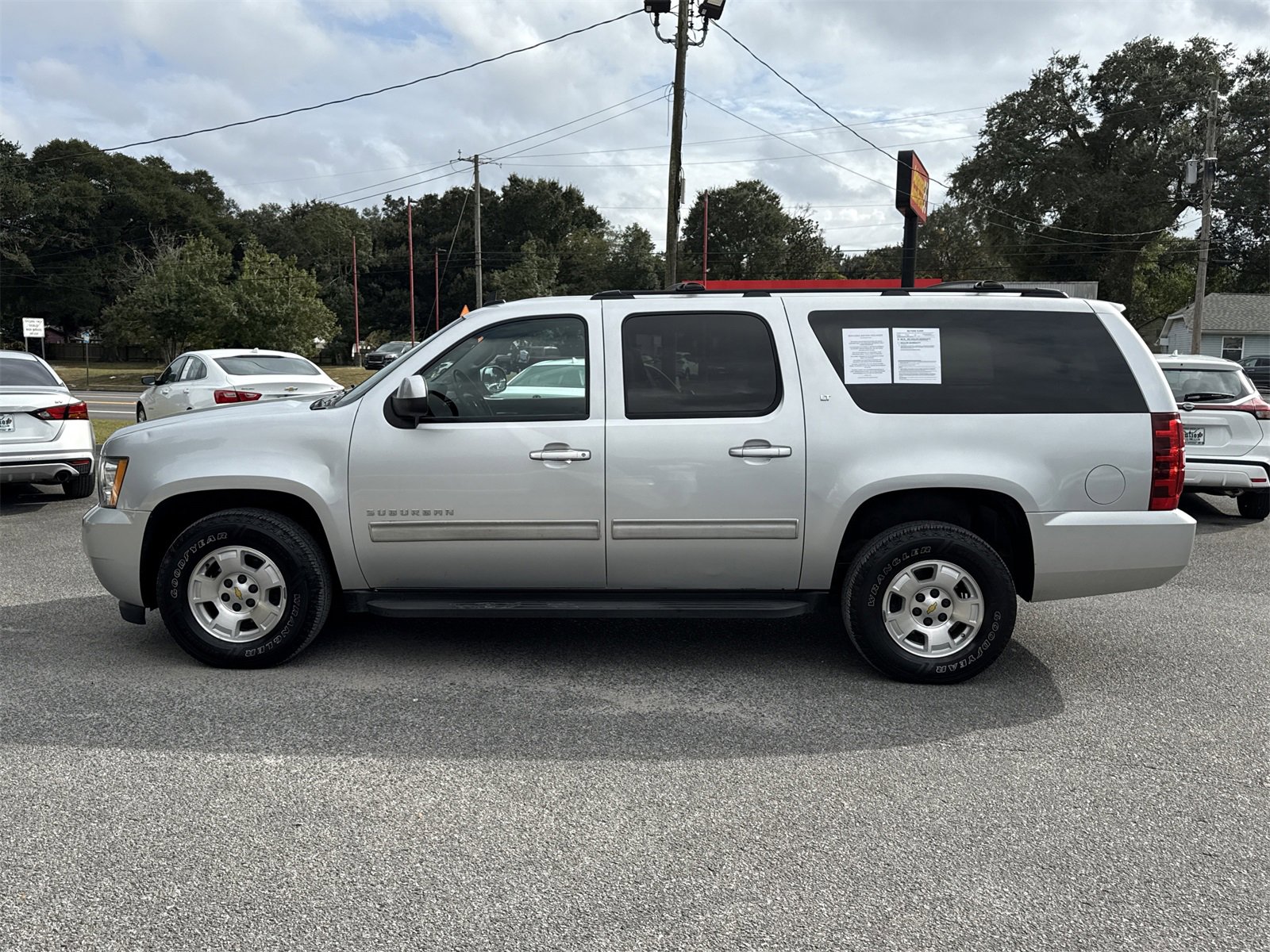Used 2012 Chevrolet Suburban LT w/ Luxury Package image 3