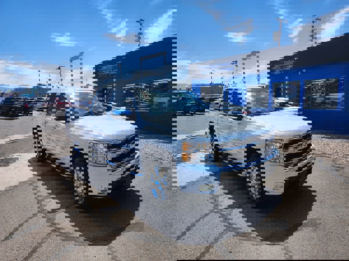 Used 2011 Chevrolet Silverado 1500 LT w/ Regional Value Package image 9