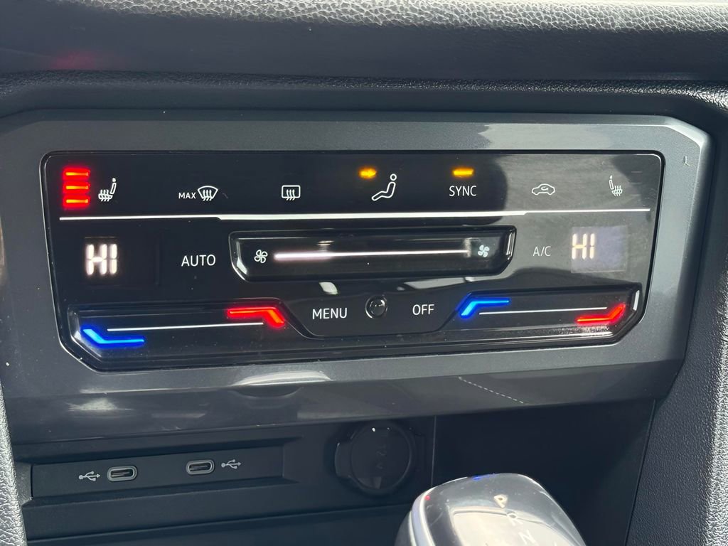 Used 2022 Volkswagen Tiguan SE image 16