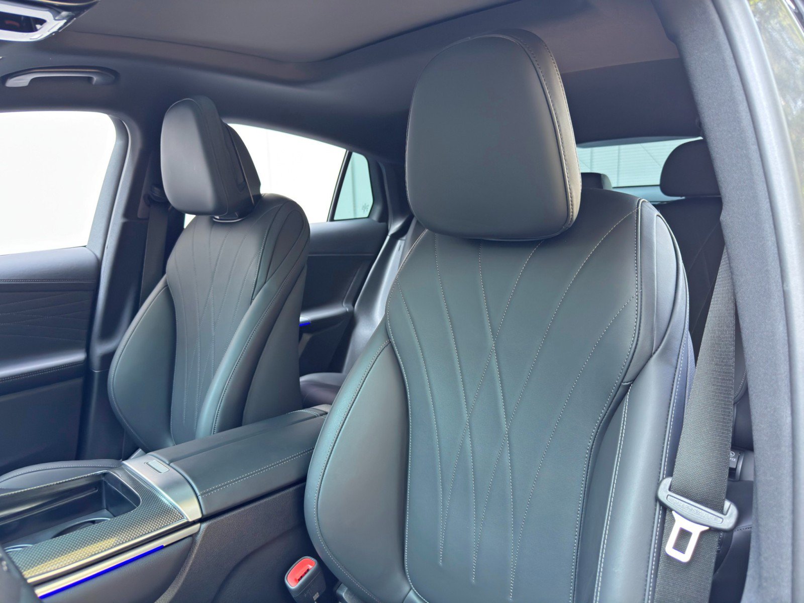 Used 2025 Mercedes-Benz GLC 63 AMG S w/ Driver Assistance Package image 44