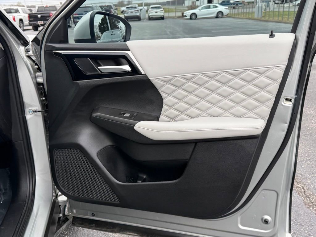 Used 2023 Mitsubishi Outlander SEL image 24