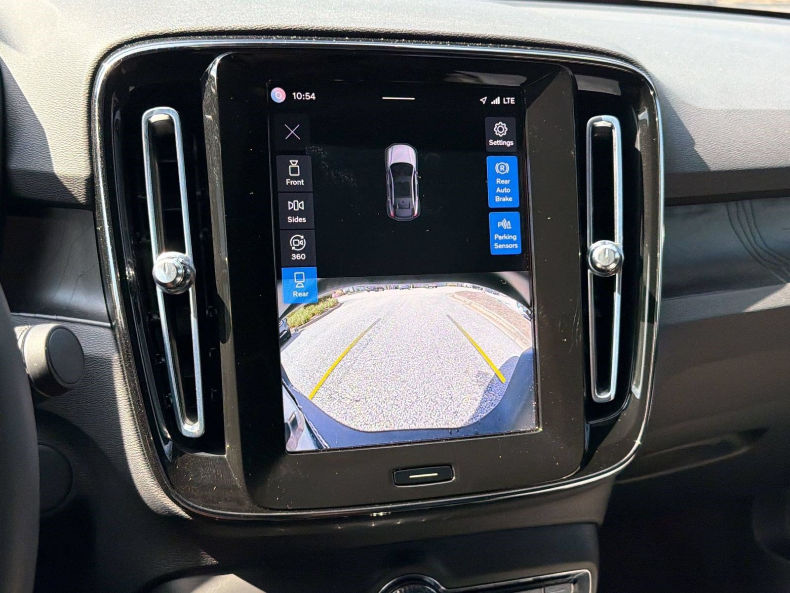 Certified 2023 Volvo C40 P8 Recharge Ultimate AWD/4WD image 17