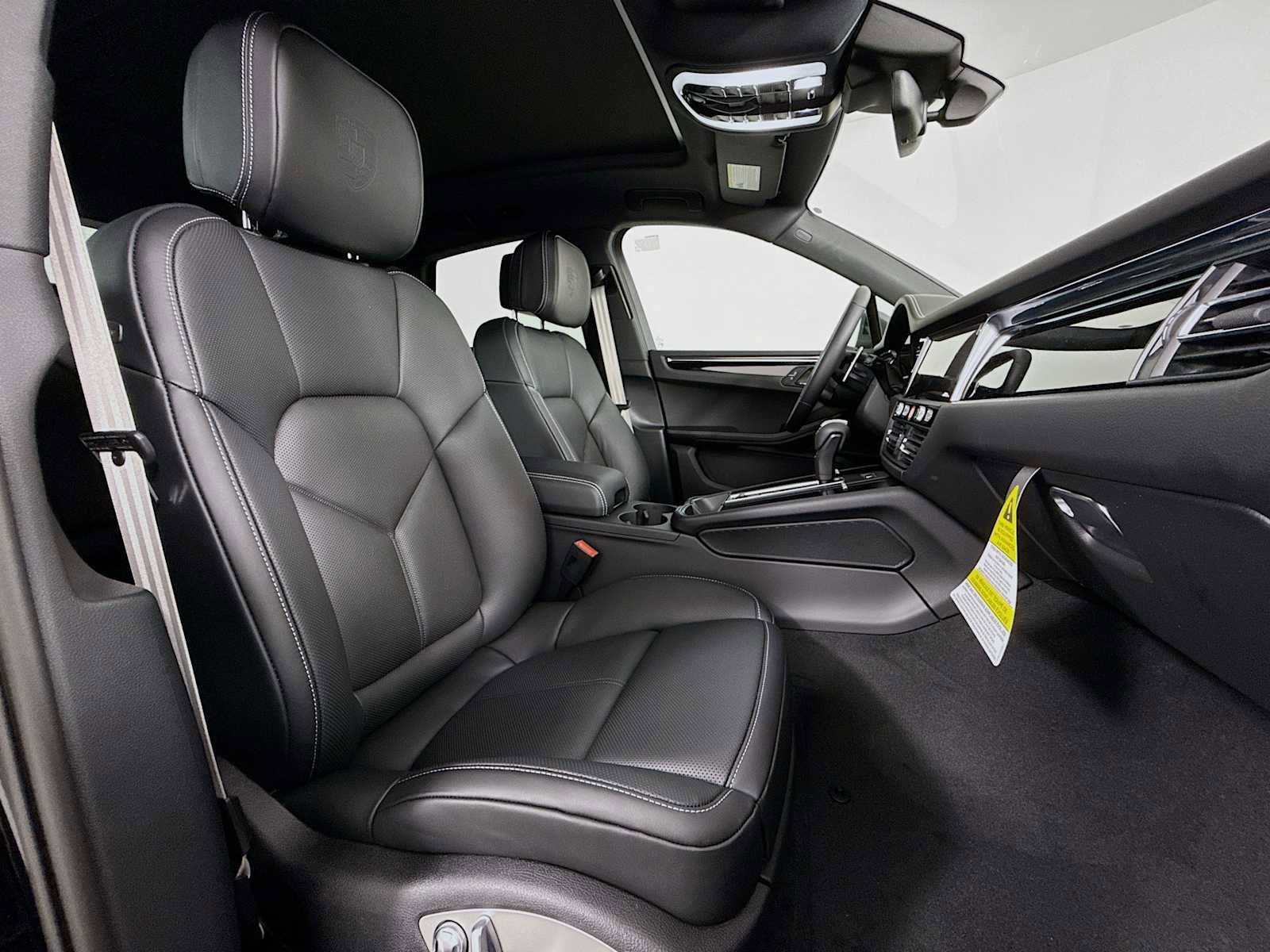 New 2026 Porsche Macan Turbo image 30