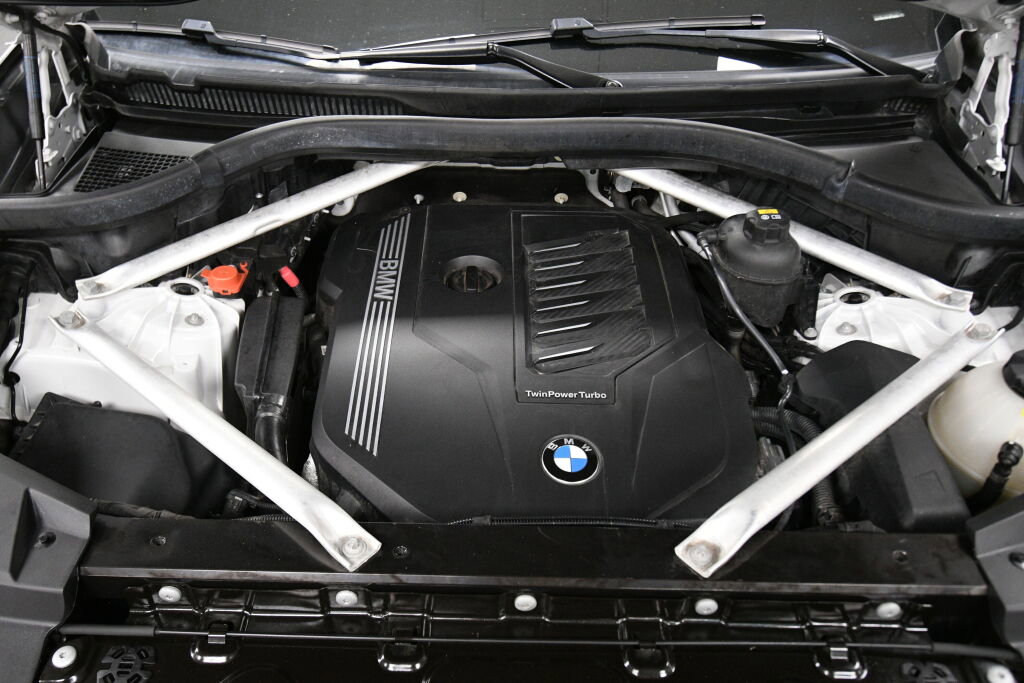 Used 2020 BMW X5 xDrive40i w/ Premium Package image 38