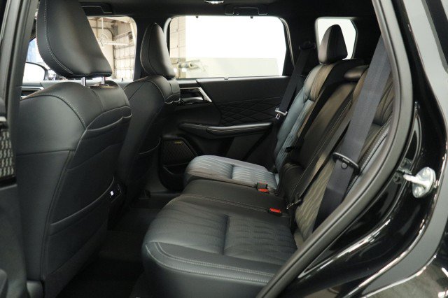 New 2026 Mitsubishi Outlander SEL Black Edition FWD image 24