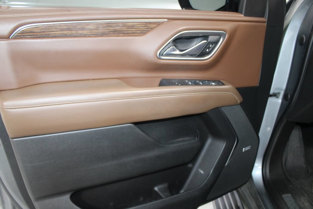 Used 2021 Chevrolet Suburban High Country RWD image 18