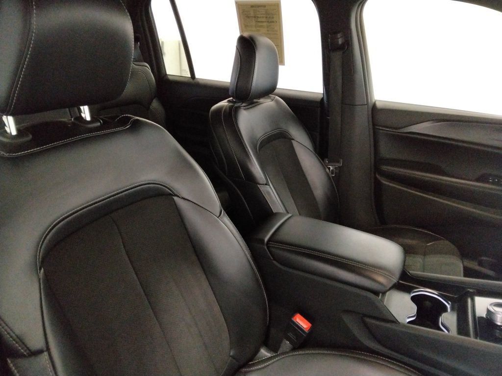 Used 2024 Jeep Grand Cherokee L Laredo AWD/4WD image 45