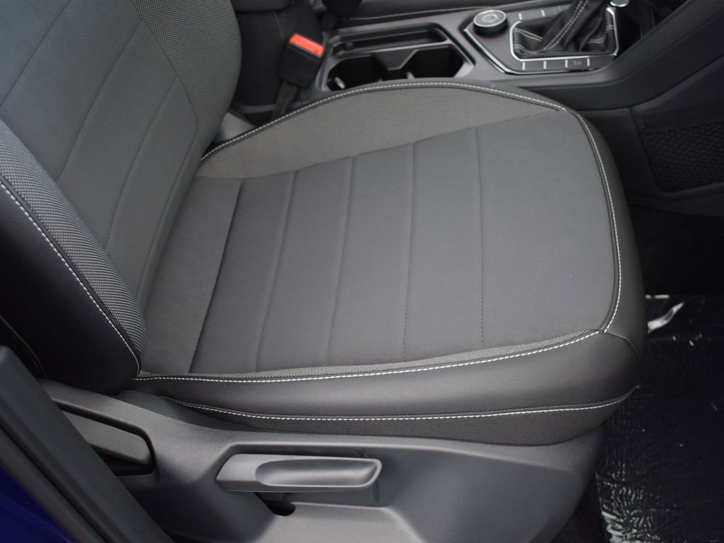 Used 2024 Volkswagen Taos SE image 15