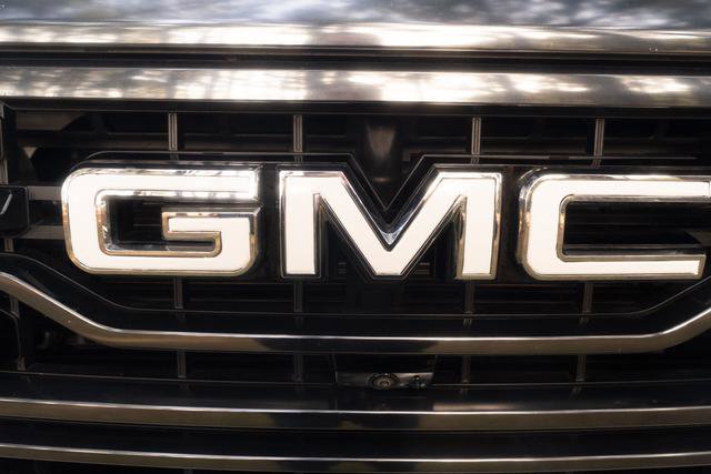 Used 2023 GMC Sierra 1500 AT4 image 43