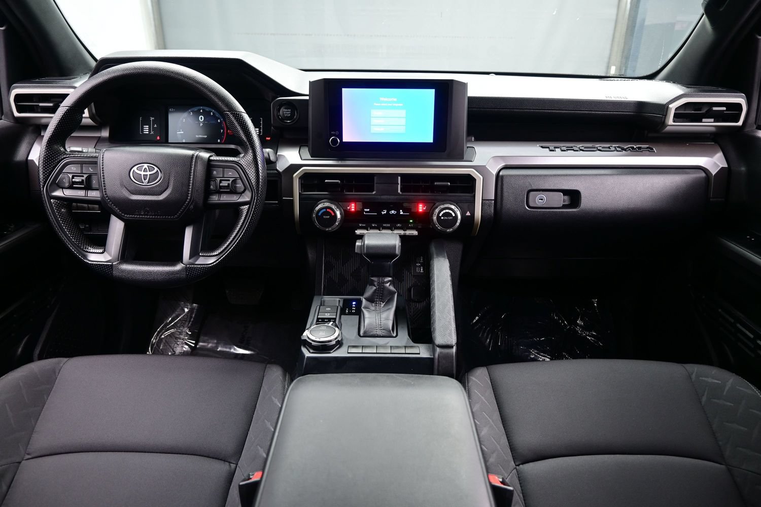 Used 2025 Toyota Tacoma SR5 AWD/4WD image 16