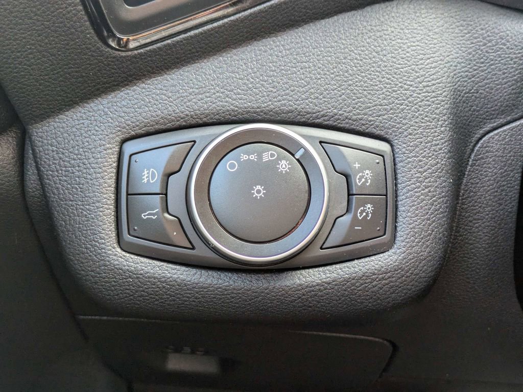 Used 2018 Ford Escape SEL w/ Ford Safe & Smart Package AWD/4WD image 25