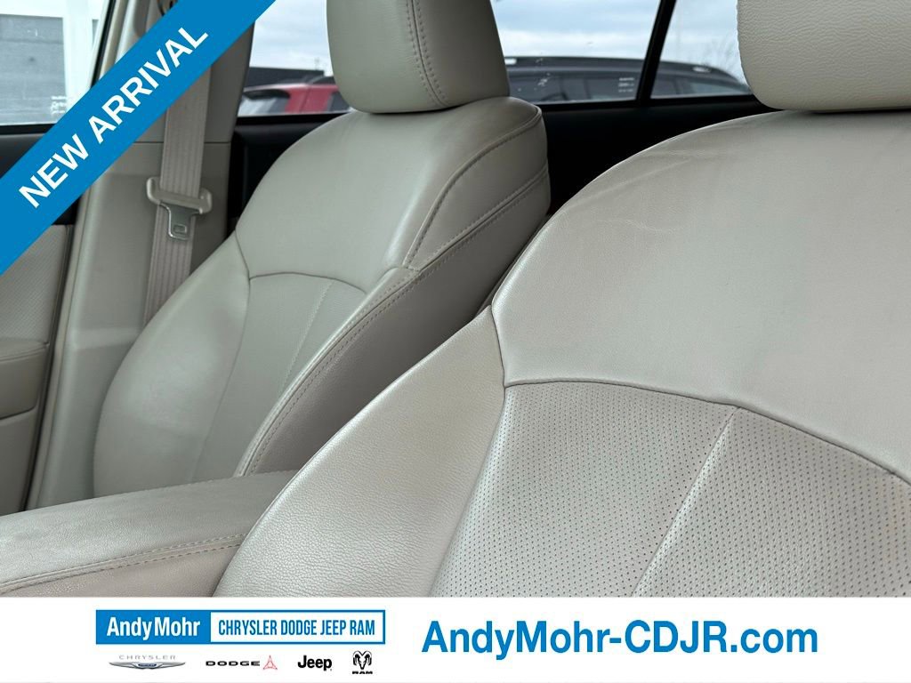 Used 2011 Subaru Outback 2.5i Limited image 6