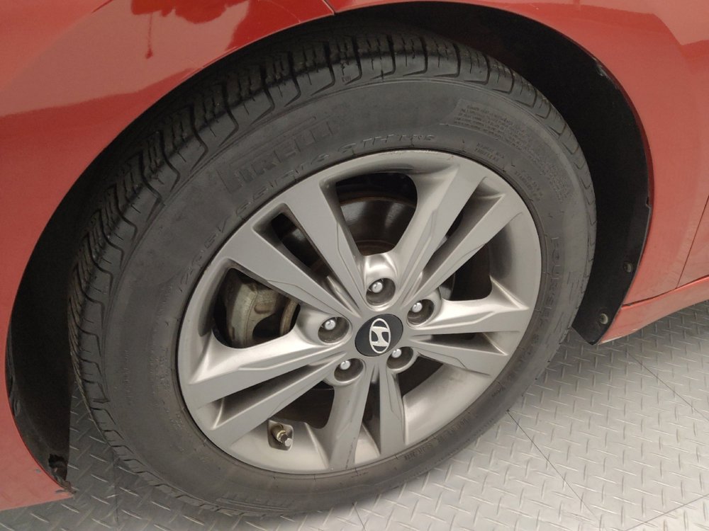 Used 2017 Hyundai Elantra SE image 31