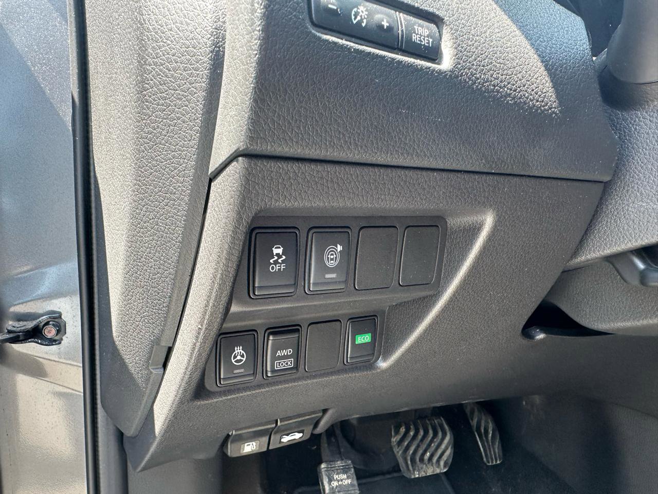 Used 2017 Nissan Rogue Sport SV w/ SV Premium Package AWD/4WD image 10