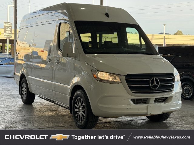Used 2024 Mercedes-Benz Sprinter 2500 image 1