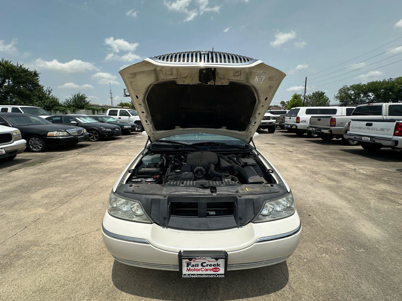 Used 2006 Lincoln Town Car Signature RWD image 18
