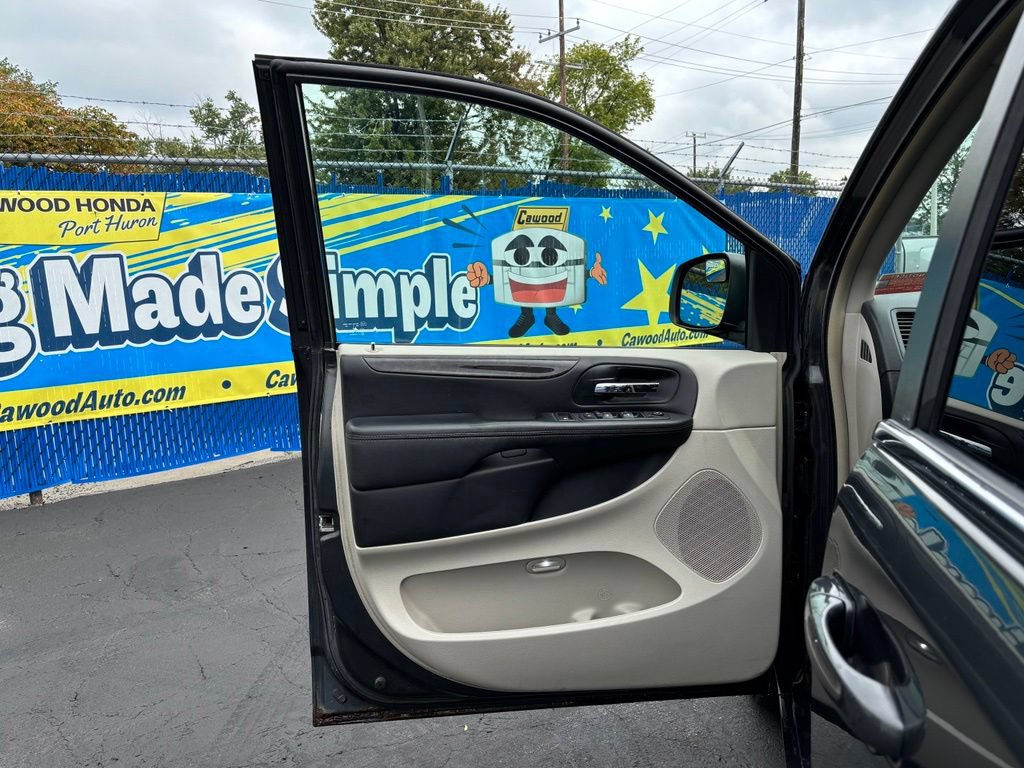 Used 2012 Dodge Grand Caravan Crew FWD image 13