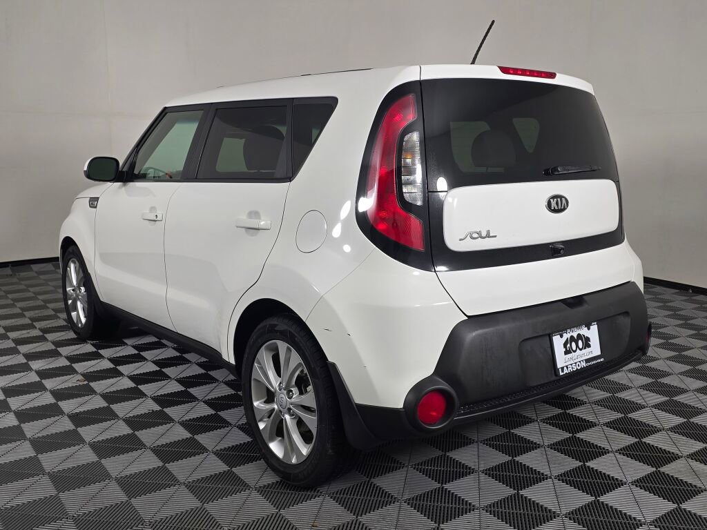 Used 2015 Kia Soul + image 6