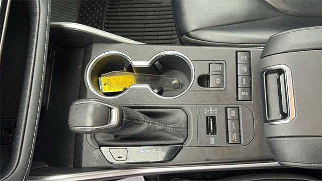 Used 2022 Toyota Highlander XLE image 15