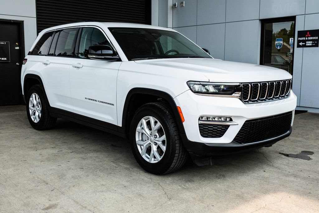 Used 2023 Jeep Grand Cherokee Limited AWD/4WD image 1