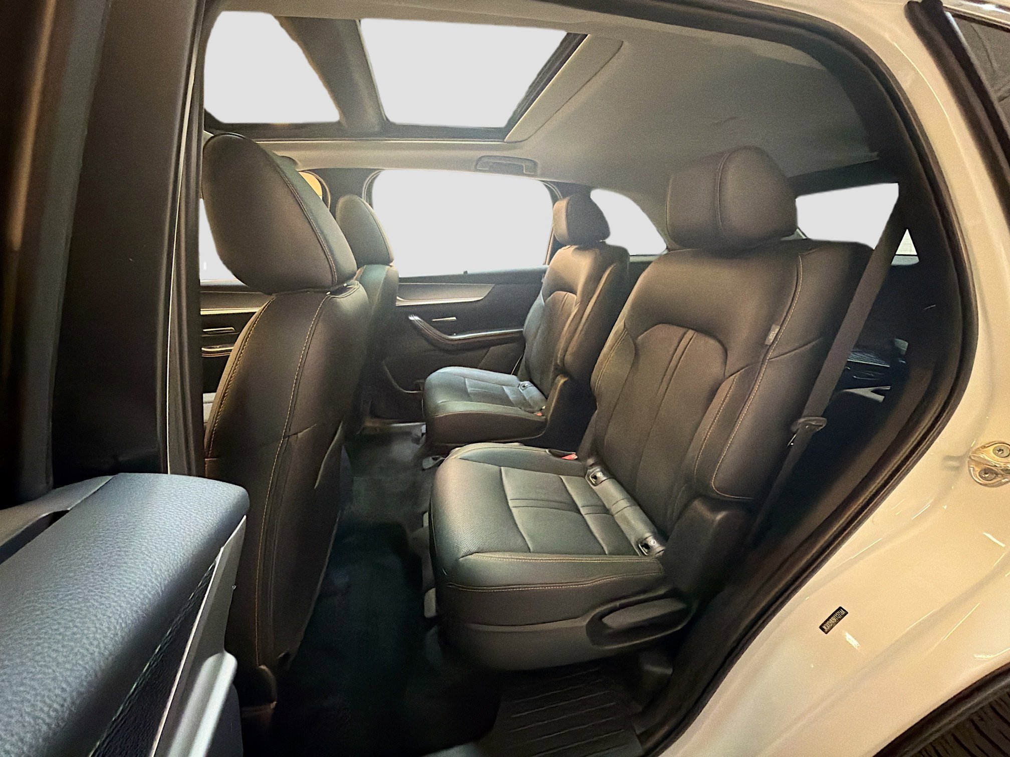 Used 2024 MAZDA CX-90 Plug-In Hybrid w/ Premium Pkg image 29