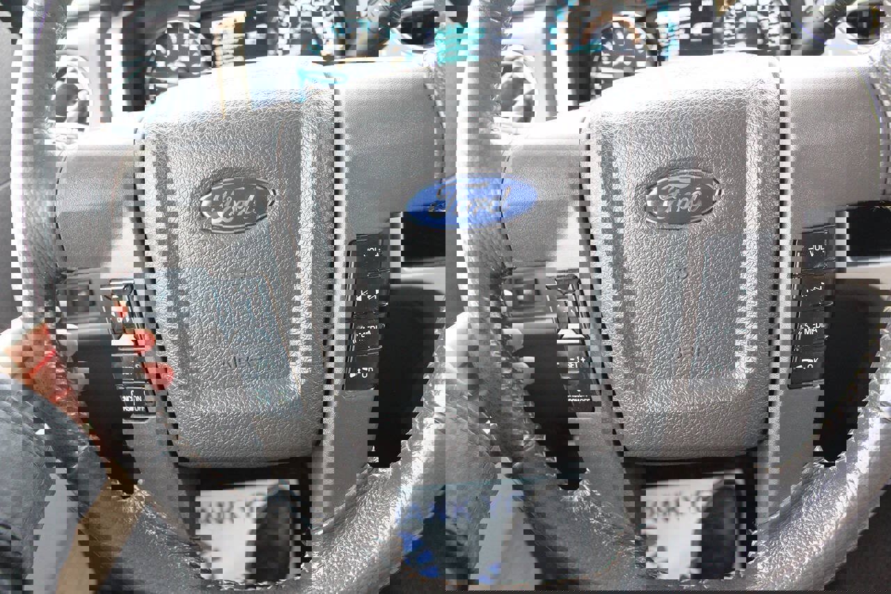 Used 2013 Ford F150 XLT w/ XLT Chrome Pkg image 13