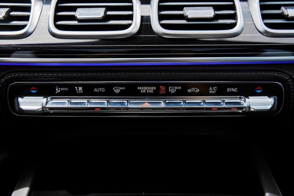 Used 2024 Mercedes-Benz Maybach GLS 600 4MATIC image 78