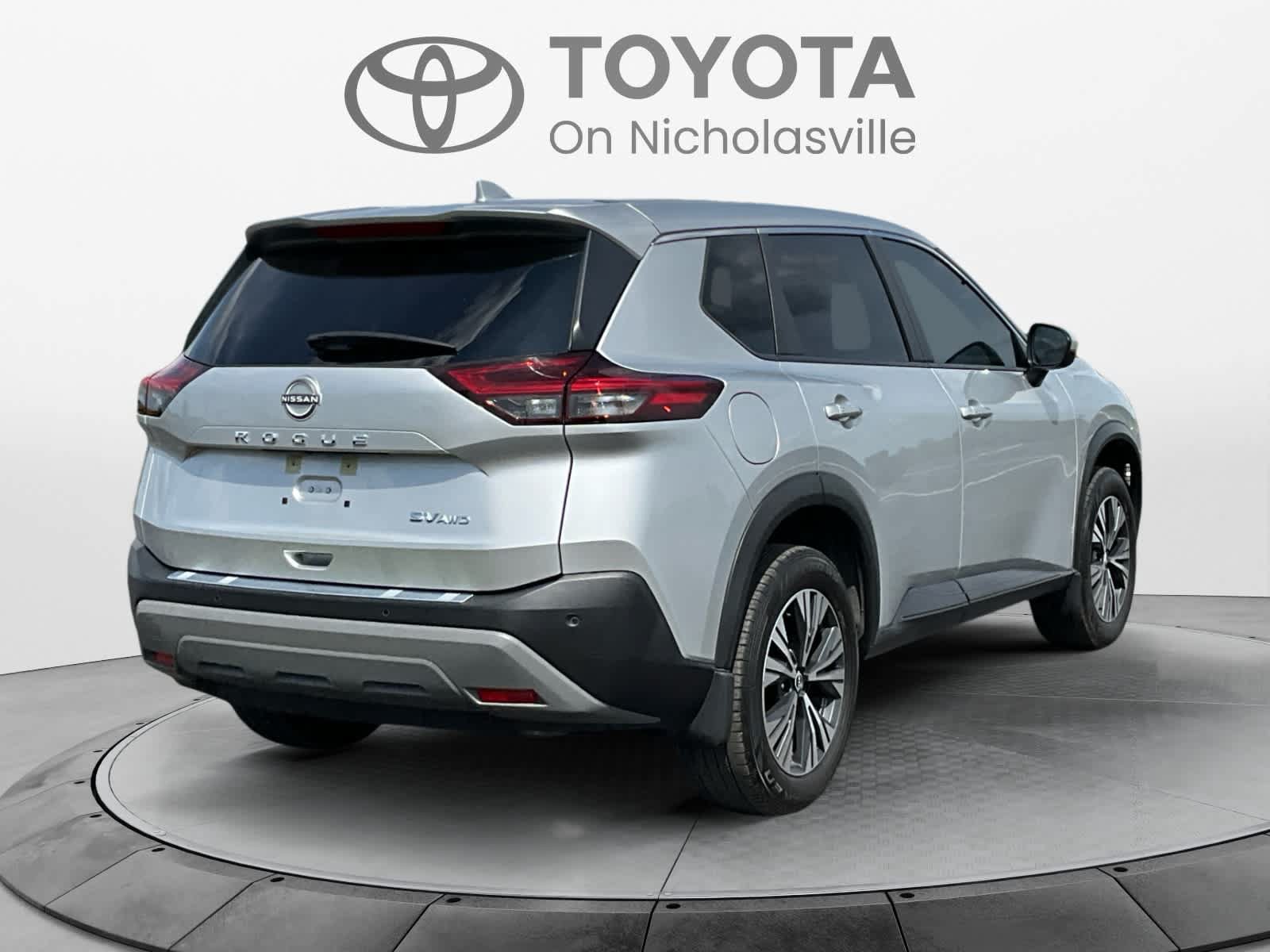 Used 2023 Nissan Rogue SV AWD/4WD image 5