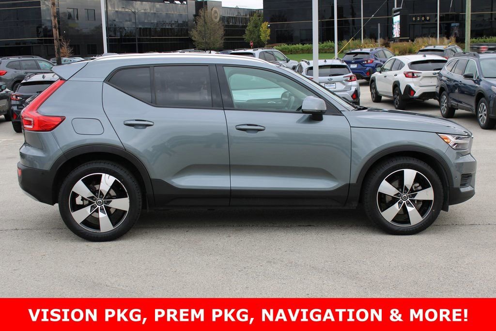 Used 2019 Volvo XC40 T5 Momentum image 5