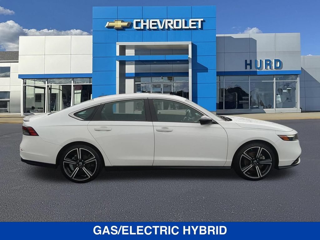 Used 2024 Honda Accord Sport image 3