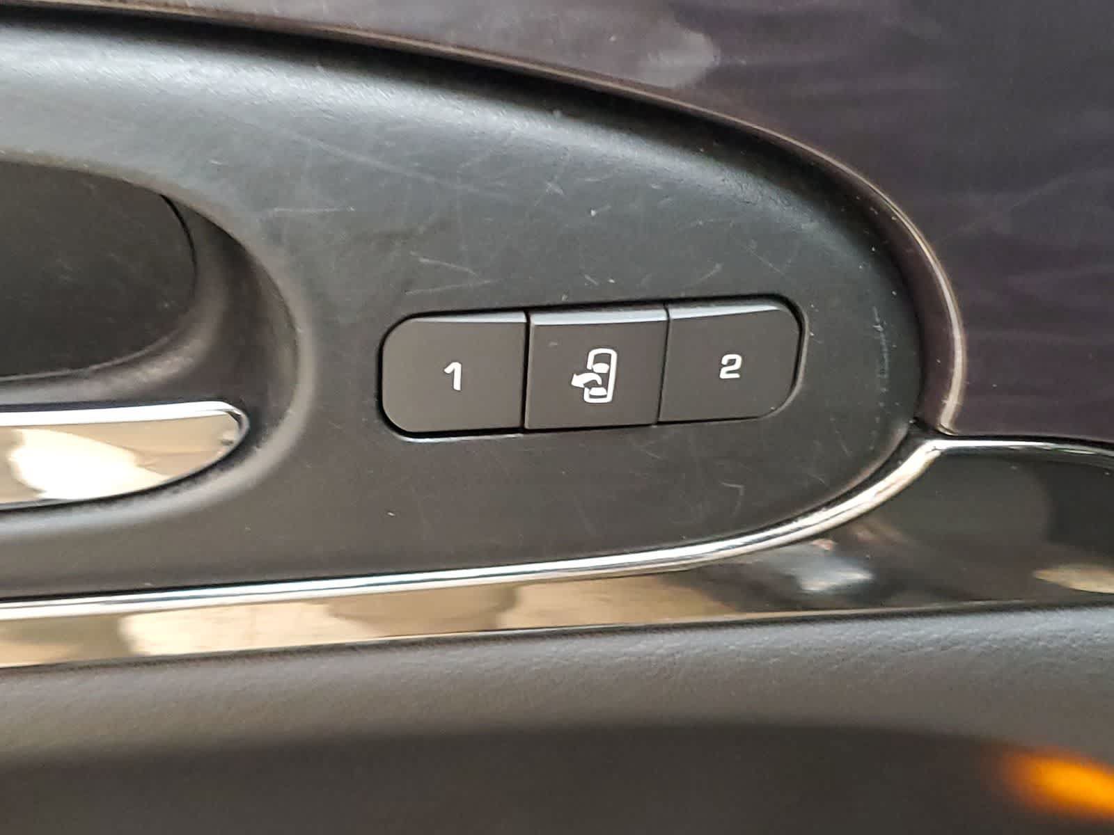 Used 2017 Buick Enclave Leather FWD image 17