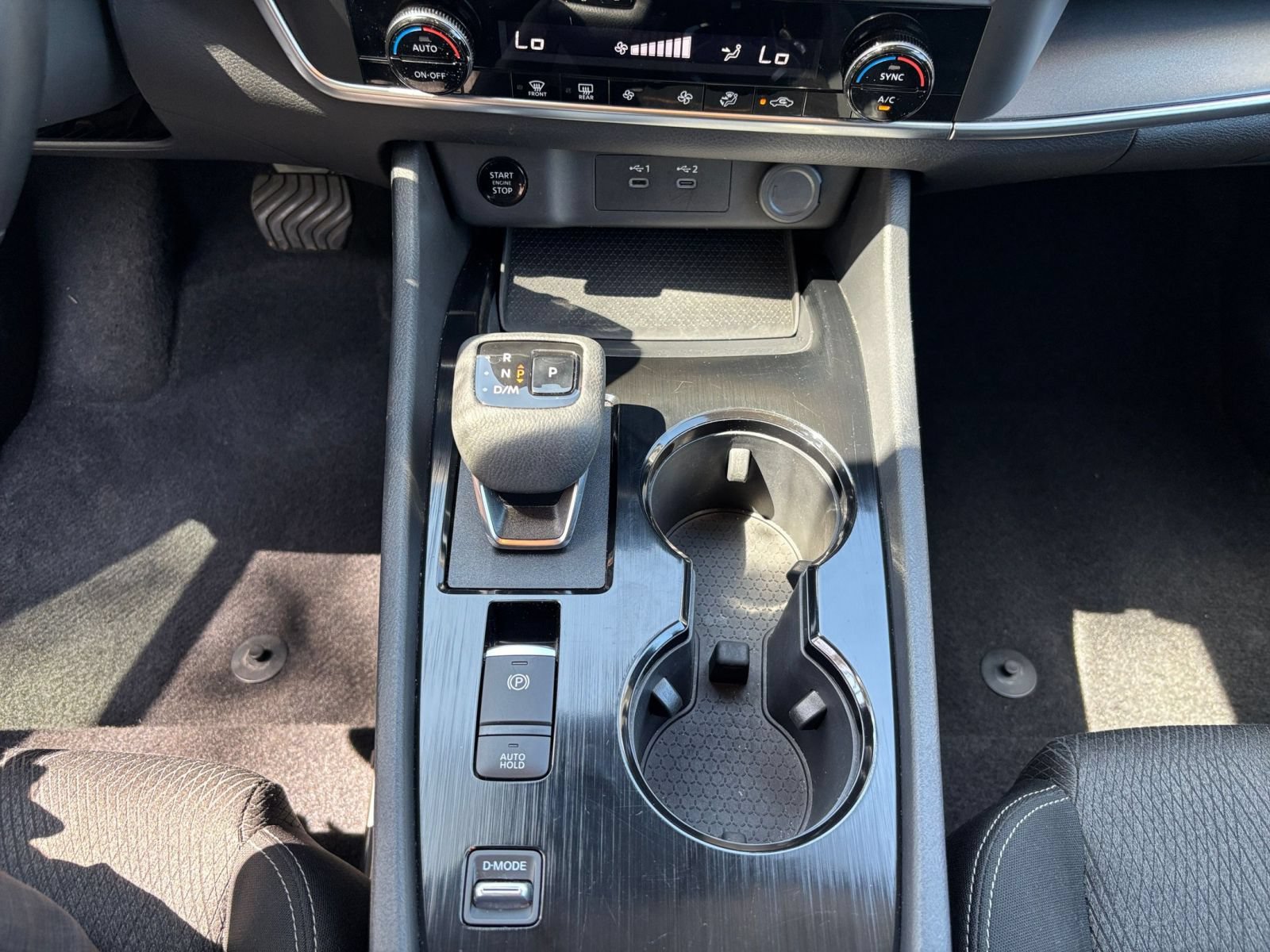 Used 2025 Nissan Rogue SV FWD image 42