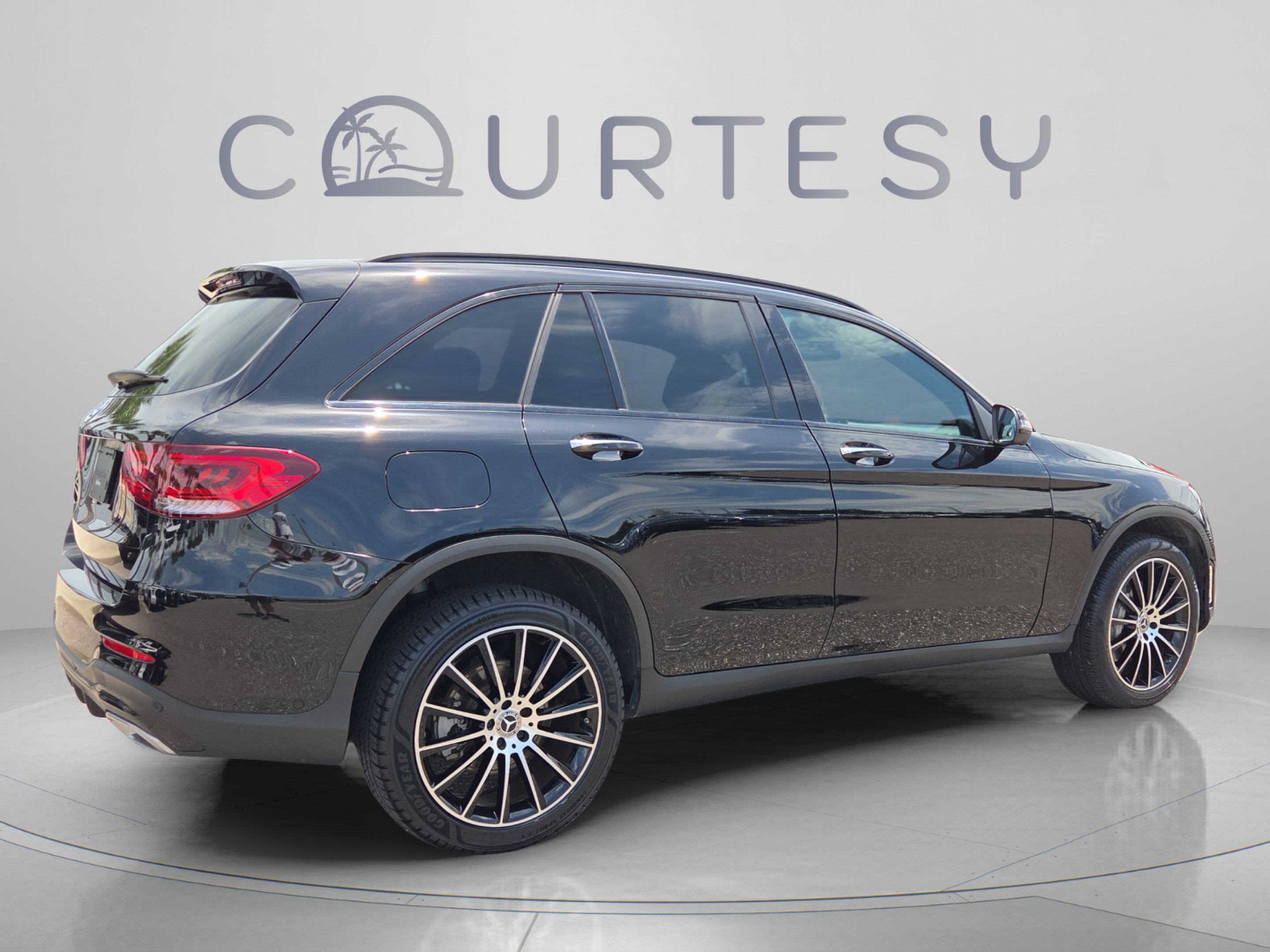 Used 2022 Mercedes-Benz GLC 300 image 5