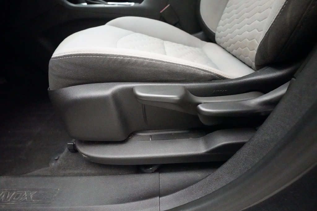 Used 2018 Chevrolet Equinox LS AWD/4WD image 26