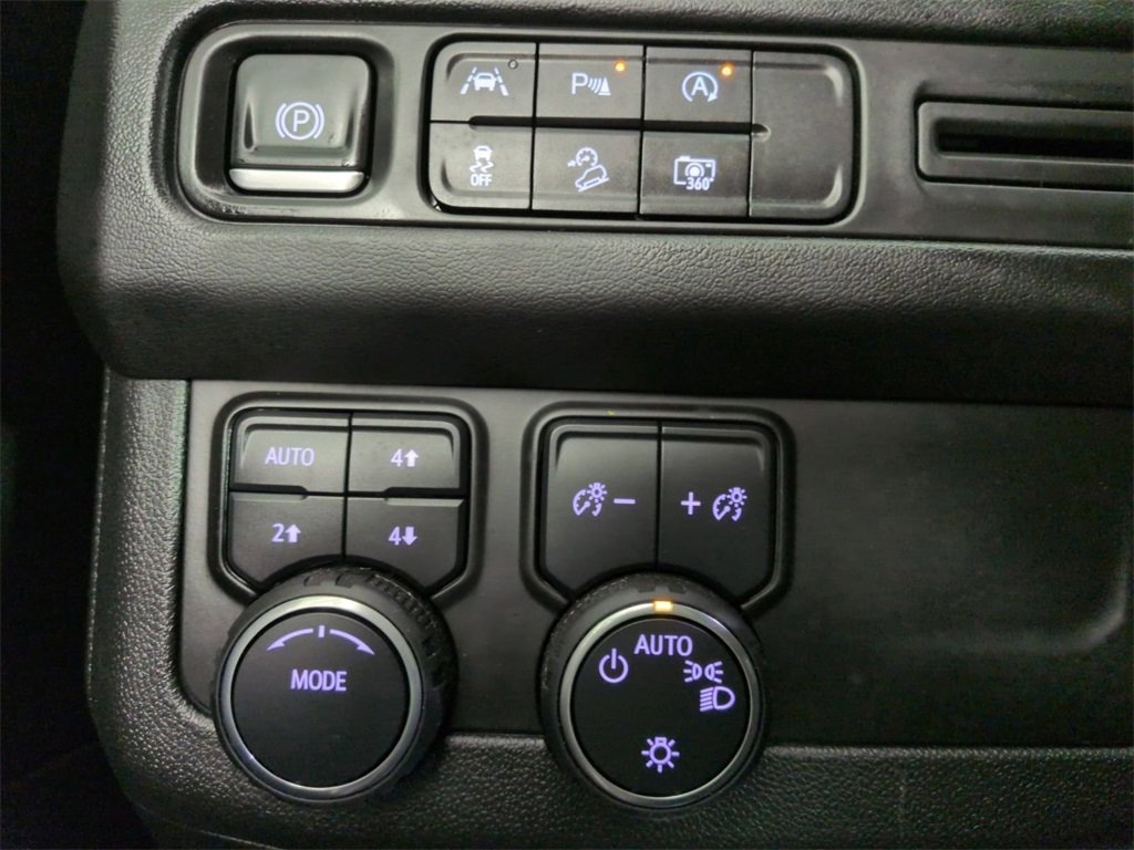 Certified 2024 Chevrolet Tahoe Z71 w/ Luxury Package image 18