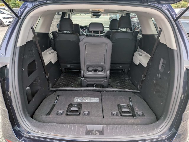Used 2024 Kia Carnival LX FWD image 12