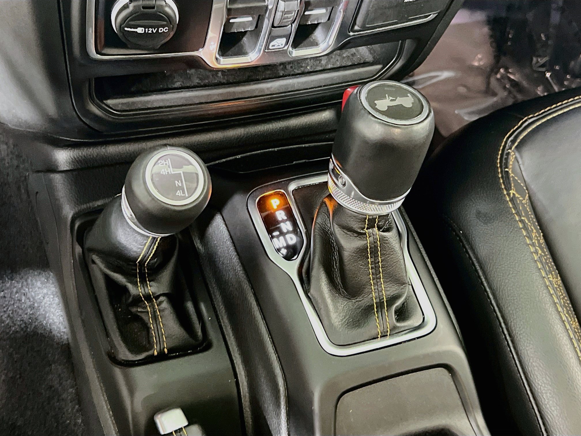 Used 2023 Jeep Wrangler Unlimited Sahara AWD/4WD image 16