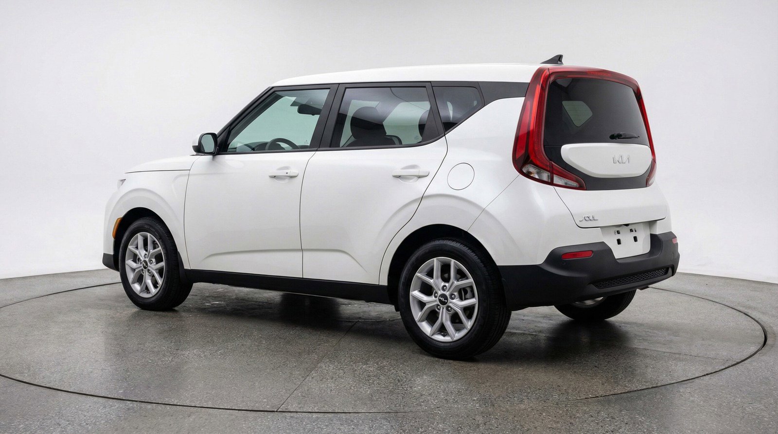 Used 2025 Kia Soul LX w/ LX Technology Package image 5