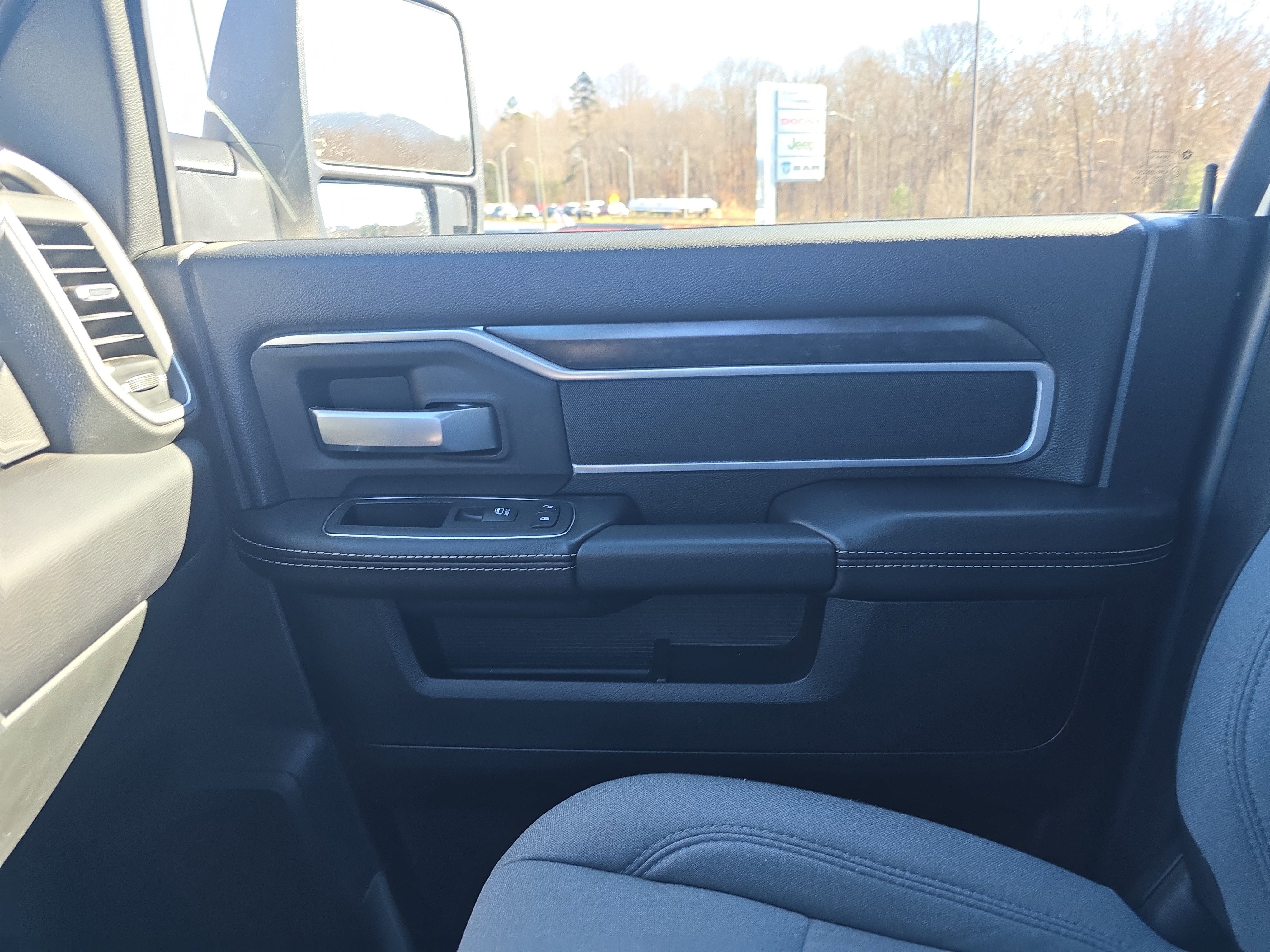 Used 2024 RAM 2500 Big Horn w/ Bed Utility Group image 24