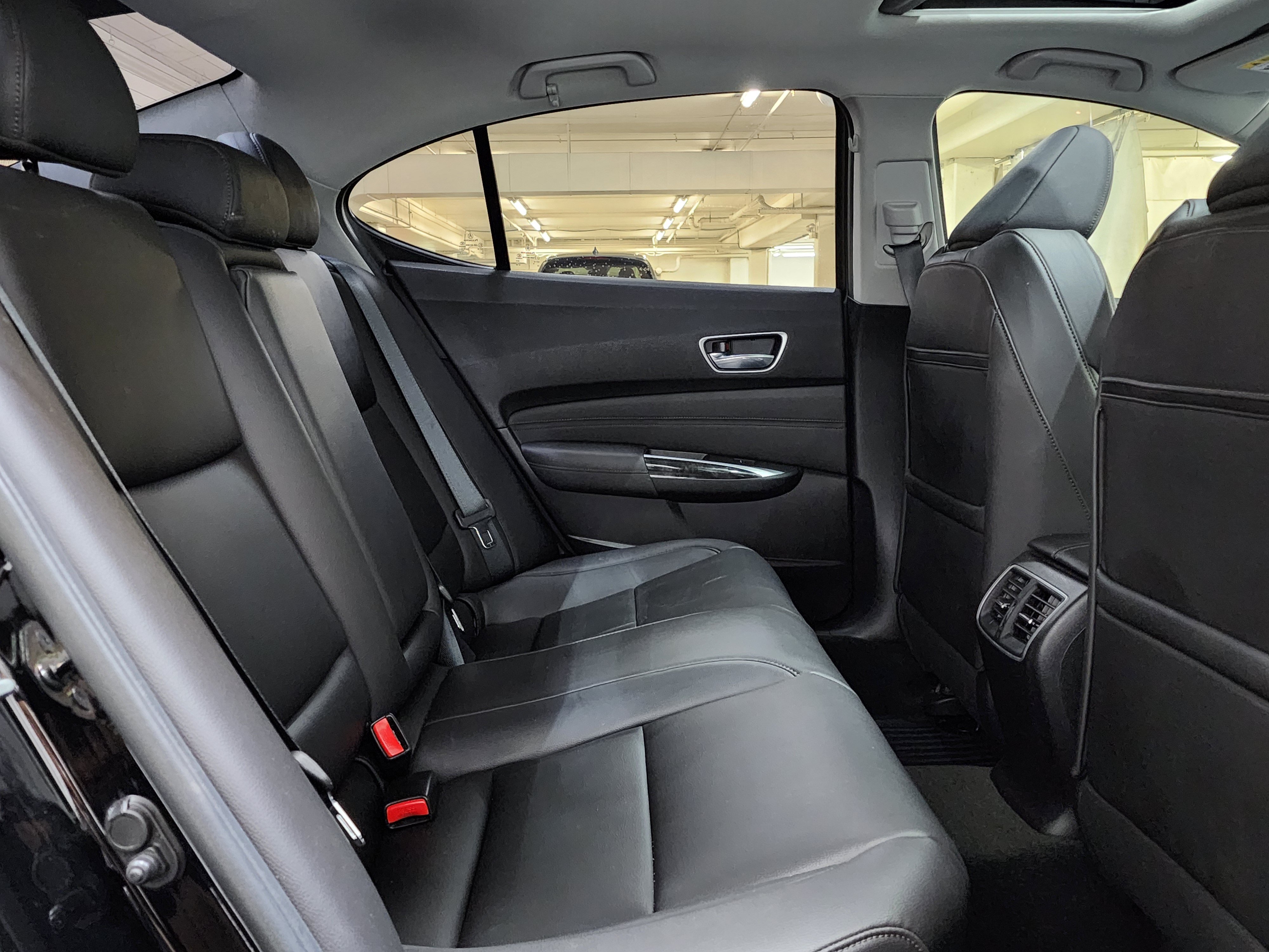 Used 2018 Acura TLX V6 SH-AWD image 19