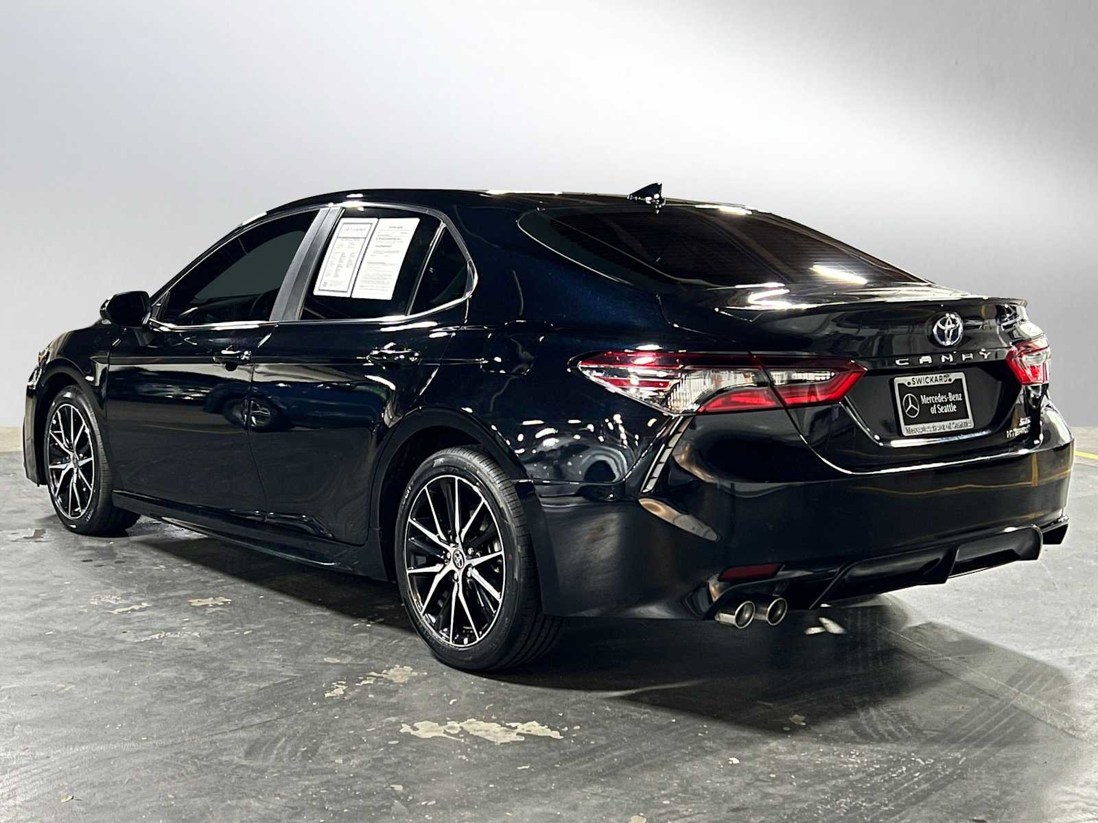 Used 2024 Toyota Camry SE FWD image 5