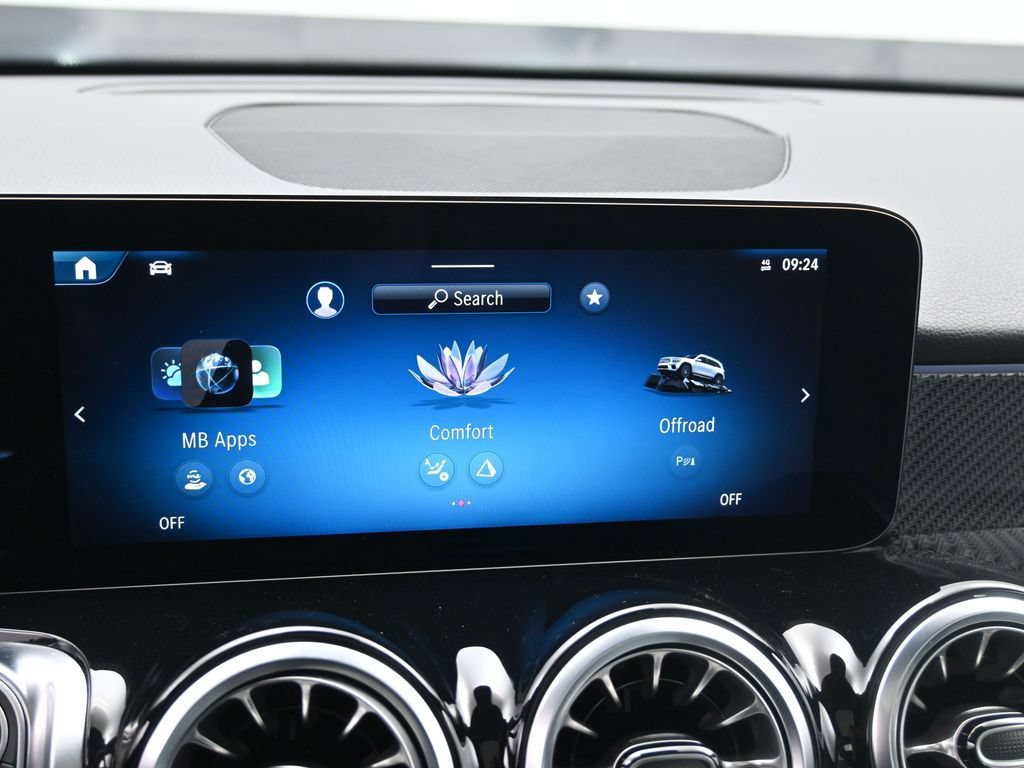 Used 2025 Mercedes-Benz GLB 35 AMG 4MATIC image 17