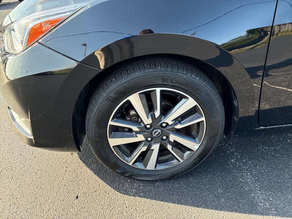 Used 2024 Nissan Versa SV FWD image 9