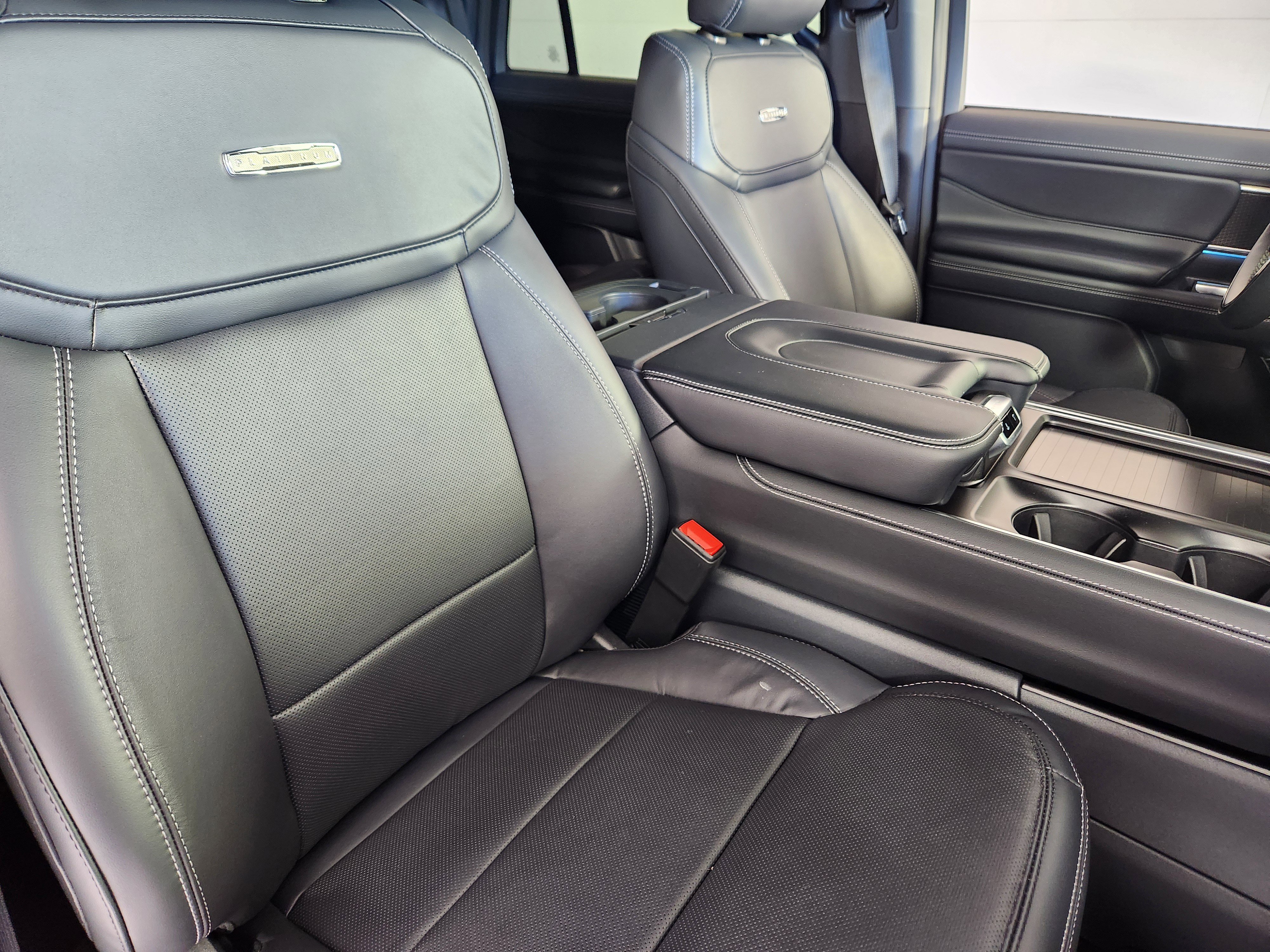 New 2025 Ford Expedition Platinum w/ Stealth Appearance Package image 10