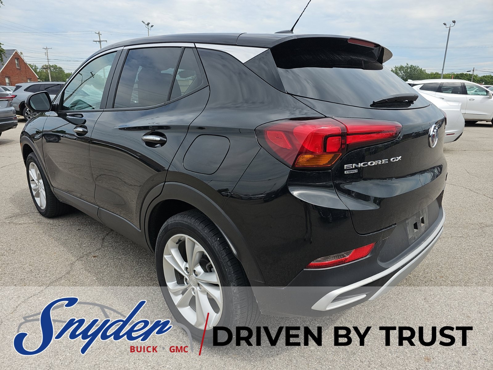 Used 2023 Buick Encore GX Preferred w/ Cold Weather Comfort Package AWD/4WD image 5