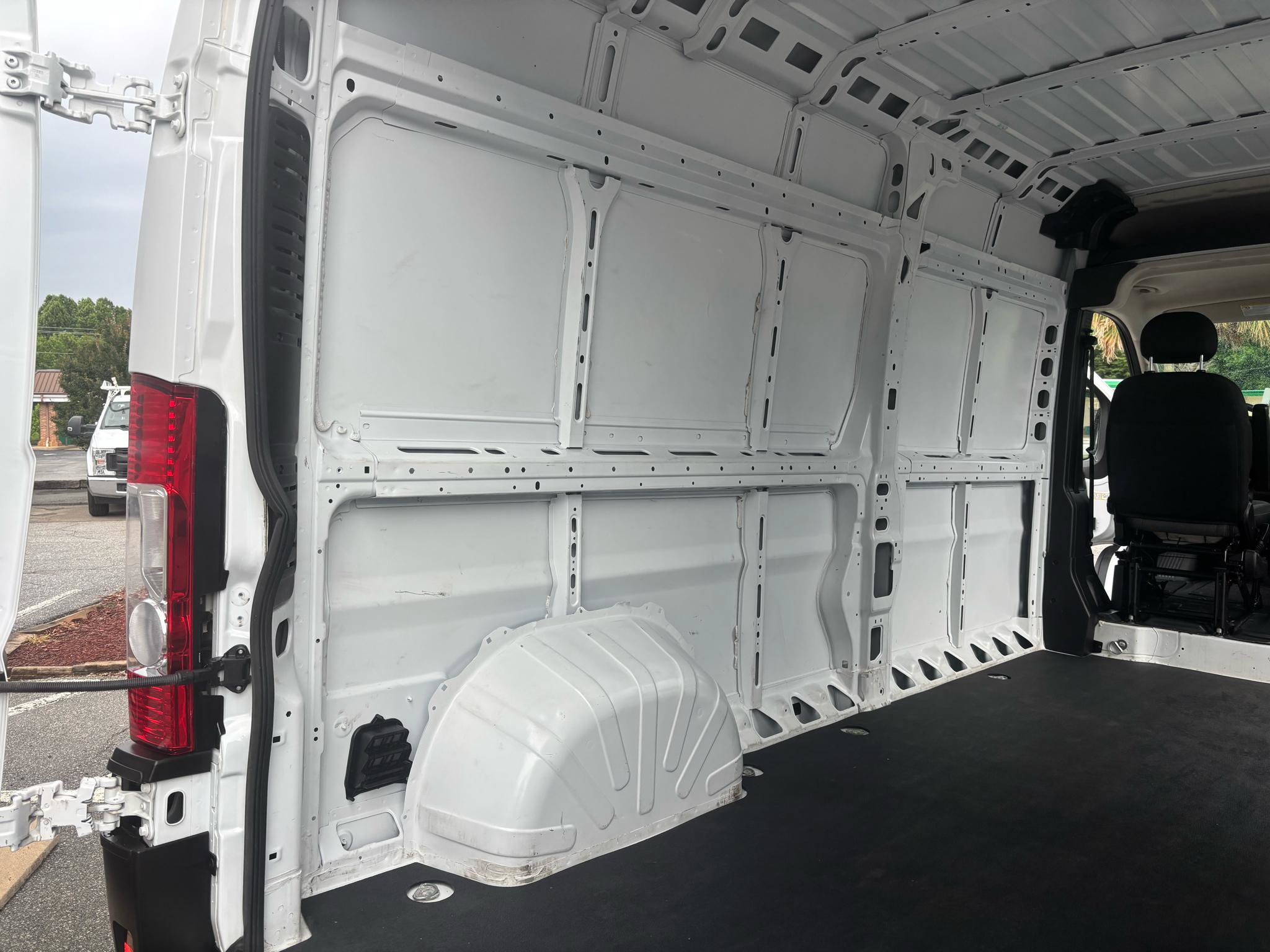 Used 2024 RAM ProMaster 2500 w/ Convenience Group FWD image 36