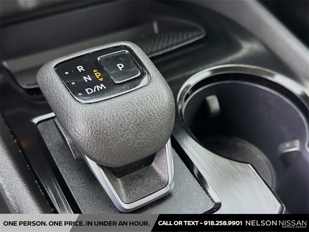 Used 2023 Nissan Rogue SV image 16